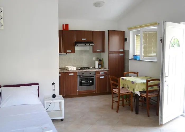 Apartman By The Sea Vantacici, Krk - 5292 Malinska