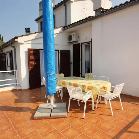 By The Sea Vantacici, Krk - 5292 アパート